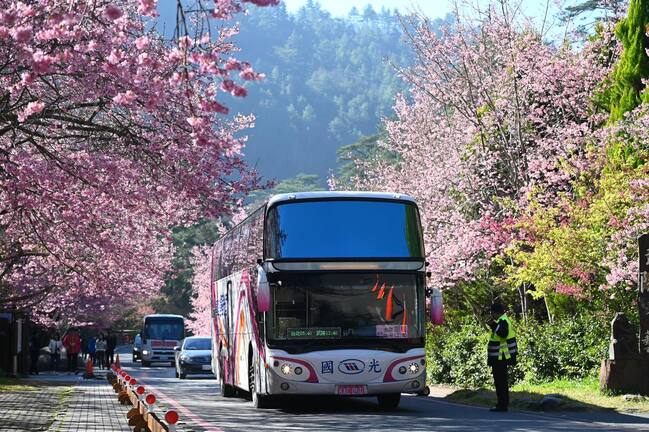 週末寒流影響恐降雪　武陵賞櫻專車5條路線2/8、9暫停服務 | 華視新聞