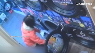 烘衣驚魂！上排爆炸噴火　女「蹲下」放衣服躲過一劫