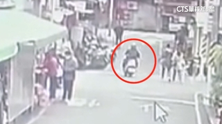 「閃紅燈」秒變「紅燈」　騎士才過路口就被攔開單