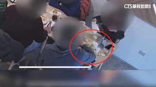 疑不滿服務差！　男早餐店大暴走　怒把食物甩桌上