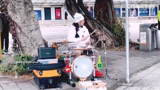 演出吸引YOASOBI鼓手駐足　街頭藝人：主辦單位允許