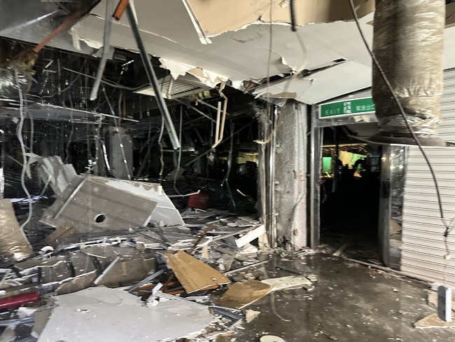 台中新光三越氣爆死傷意外 內部「炸成廢墟」畫面曝 | 華視新聞