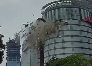 新光三越氣爆釀4死　總座吳昕陽趕抵台中：負起該負的責任