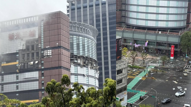 中市府宣布新光三越無限期停業 勞動部:停工期間工資照給、不得要求請假 | 華視新聞