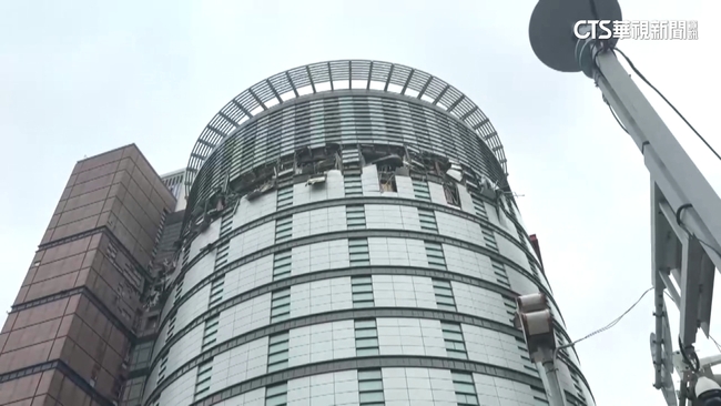 台中新光三越氣爆「高樓噴飛4人」？　消防局長揭真相 | 華視新聞