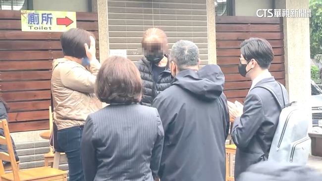 罹難女樓管是家中獨女　家屬痛哭質疑：怎擔監工重責？ | 華視新聞