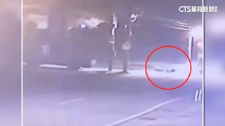 台中外送員騎車對撞貨車噴飛　送醫搶救不治