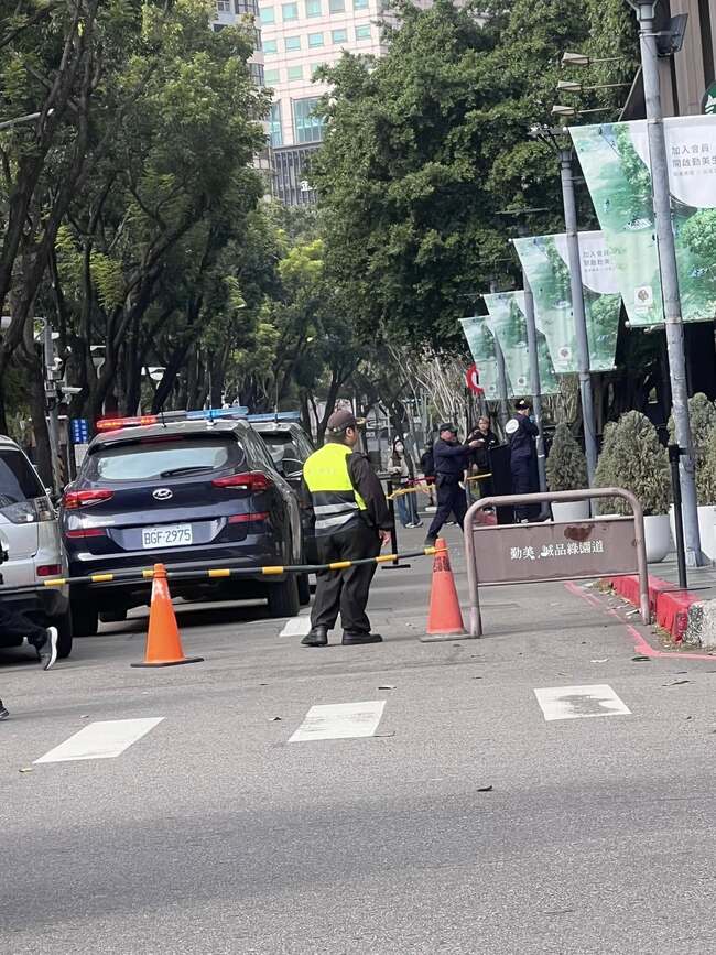 台中勤美誠品綠園道墜樓意外　男子倒臥人行道當場死亡 | 華視新聞