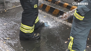 西門町外籍客行動電源突冒煙.傳焦味　店家急撲滅