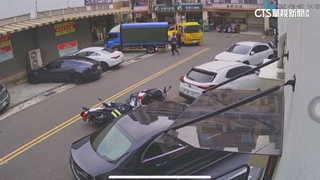 騎車遇攔檢不停　2警追趕合力壓制逮人