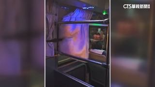 煞車後整片玻璃掉落　客運繼續行駛乘客傻眼