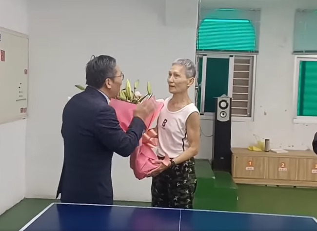 嗆聲傅崐萁遭架走　退休師葉春蓮露面：我是誤闖叢林的小白兔 | 華視新聞