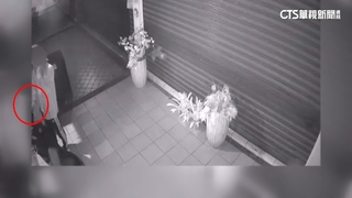 台中夯店「越南法國麵包」店前遭縱火　員工機車慘毀