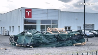 歐洲掀「反馬斯克」浪潮　法國12輛特斯拉遭縱火