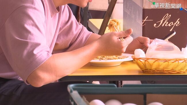 大學畢業在早餐店上班 她嘆「像退休」猶豫轉職引熱議 | 華視新聞