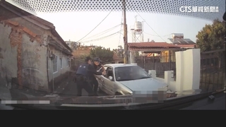 嫌犯持毒開車拒檢撞警！　警朝車輪開8槍制伏
