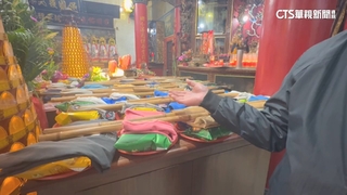 全台唯一「會管教小孩」城隍廟　供桌擺「竹竿壓衣物」