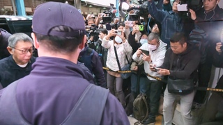 柯文哲返新竹送父親最後一程　無戴戒具抵達殯儀館