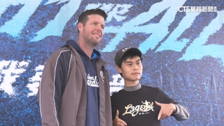 「邦迷」擠滿新莊棒球場　樂見傳奇洋投羅力返台