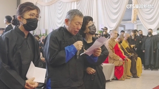 柯文哲家祭待1.5小時　致詞落淚「遭編織罪名」無法照料父