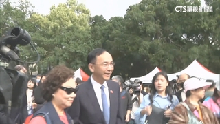 孫中山逝世100週年　朱立倫獻花致敬遭嗆「下台」