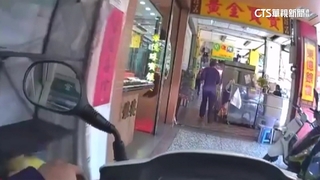警抓逃逸移工　車衝騎樓一路追　路過民眾紛閃