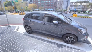 台中路口待轉格當停車格？　機車無奈只能紅線區待轉