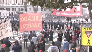 阿根廷退休民眾上街抗議　爭取調高年金.醫療補助