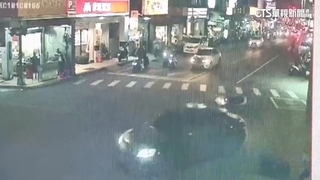 掛失竊牌車輛拒檢衝撞警車　警開3槍全力追嫌