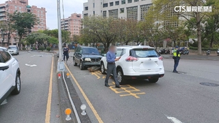 酒駕又肇禍！　醉男「飛越分隔島」毀2電桿撞對向車