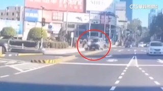 日客遊台意外！　駕駛見警緊張「衝人行道」撞飛婦