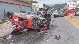 加速賽後驚悚暴衝撞民宅　車手「拖鞋卡油門」肇禍