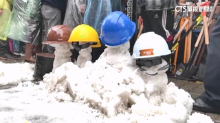 氣候變遷延長雨季　玻國半小時內狂下冰雹釀災