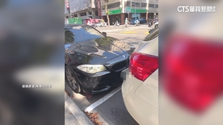 高雄男違停拒移車！　雙方爆口角　警將追人依法開罰