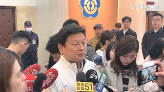 傅昨喊「全武行是選項」！綠貼封條占主席台　藍今未擋