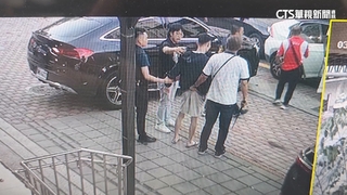 光天化日大街抓毒　藥頭倒車逃　警強勢破窗壓制