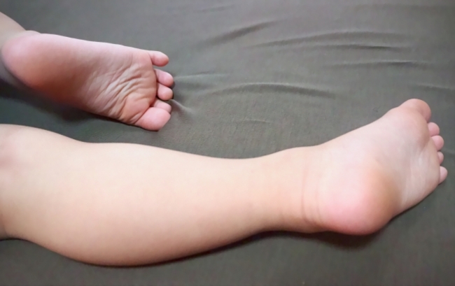 托嬰中心「女嬰趴地墊」窒息亡　竹市府令停業、公布負責人姓名 | 華視新聞