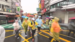 大甲媽Bobi　Run祈福開跑　上千人冒雨熱血挑戰