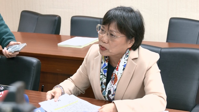 中配小微、恩綺涉武統言論今須離境　劉世芳：1人已訂機票、1人仍在猶豫 | 華視新聞