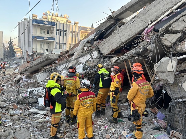 台灣搜救隊地震救援獲土耳其政府肯定　內政部嚴正譴責網路謠言 | 華視新聞
