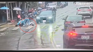 天雨路滑北市騎士自摔　遭後車撞擊腦肺出血送醫