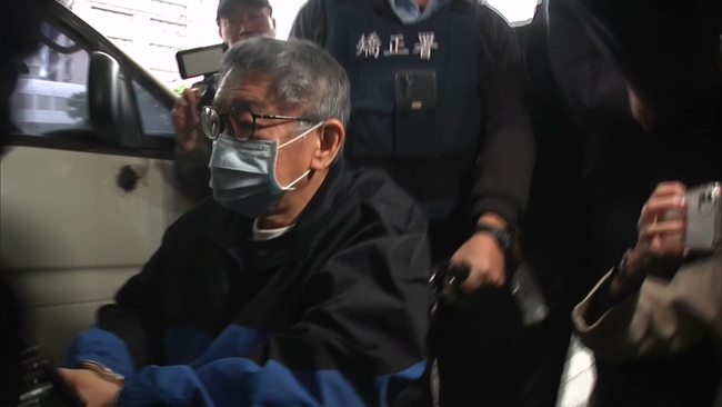 柯文哲親自查看取出的結石！　院方曝柯術後狀況良好、將住院觀察1天 | 華視新聞