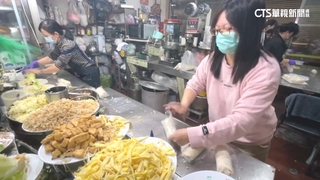 清明吃春捲！高雄老店一早大排長龍　民眾搶買春捲