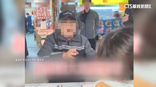 「罷免藍委」擺攤連署　志工與反罷老翁飆罵警勸阻