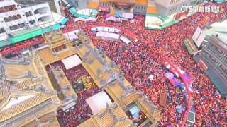 香燈腳太踴躍！　白沙屯「粉紅超跑」進香逾25萬人