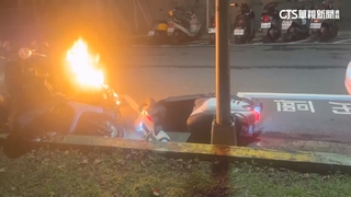 共享機車疑自撞起火波及4機車　北市警全力追查中