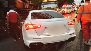國道連環撞！陣頭車閃自撞聯結車翻車　「海神」再追撞