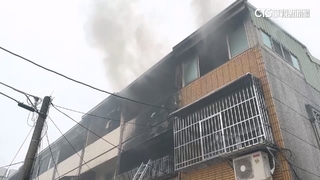 台南民宅惡火！屋主困2樓陽台獲救　9隻貓命喪火窟