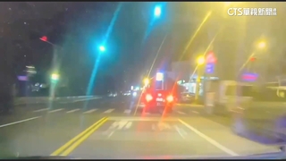 2毒犯持毒闖紅燈拒警攔查　狂逃15公里仍落網