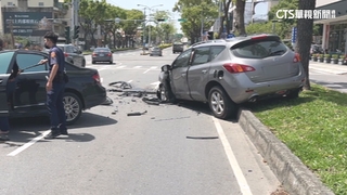 黑膠帶變造假車牌　賓士男藏毒拒檢失控撞車釀2傷